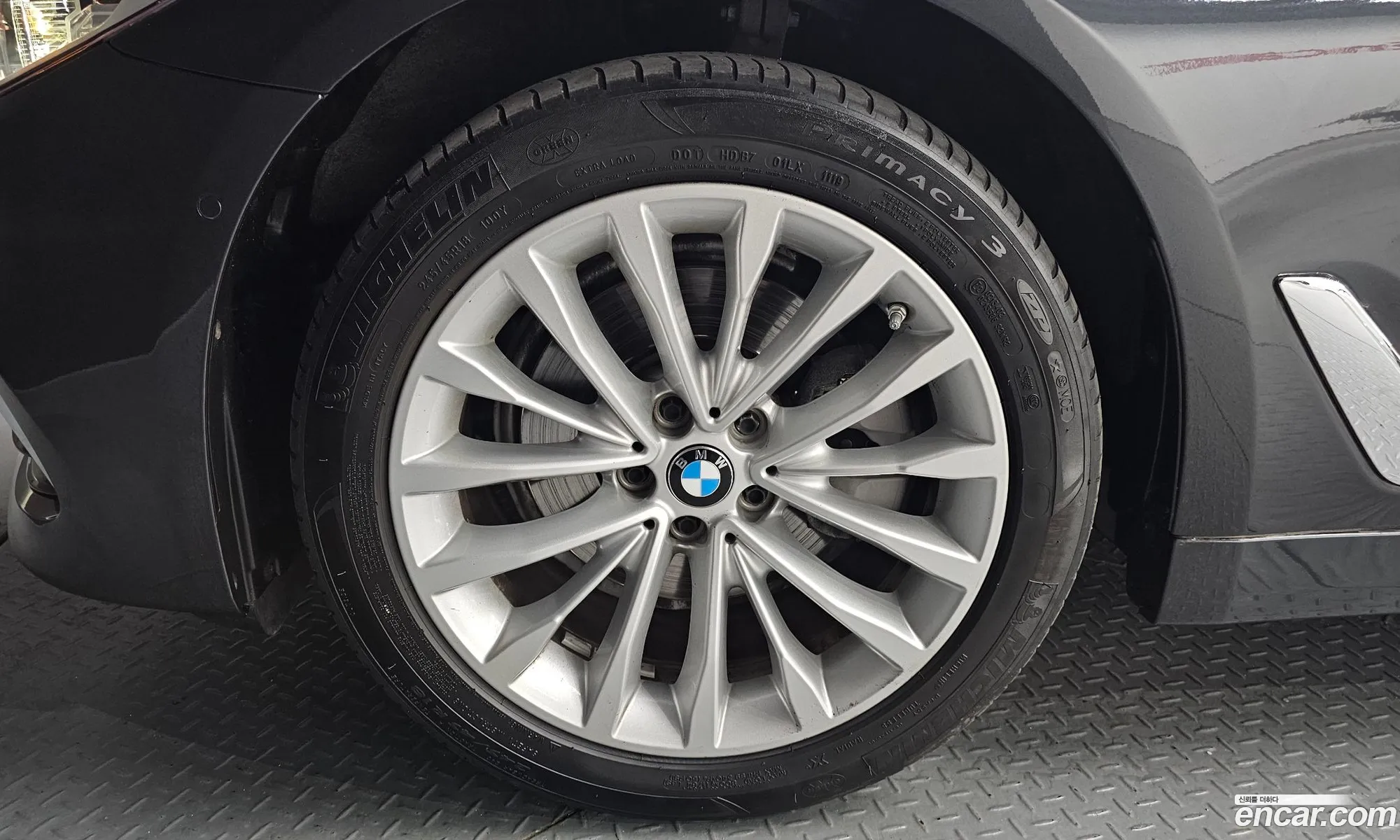 BMW 5 Series 2019 WBAJF5106KWW43870 — 18