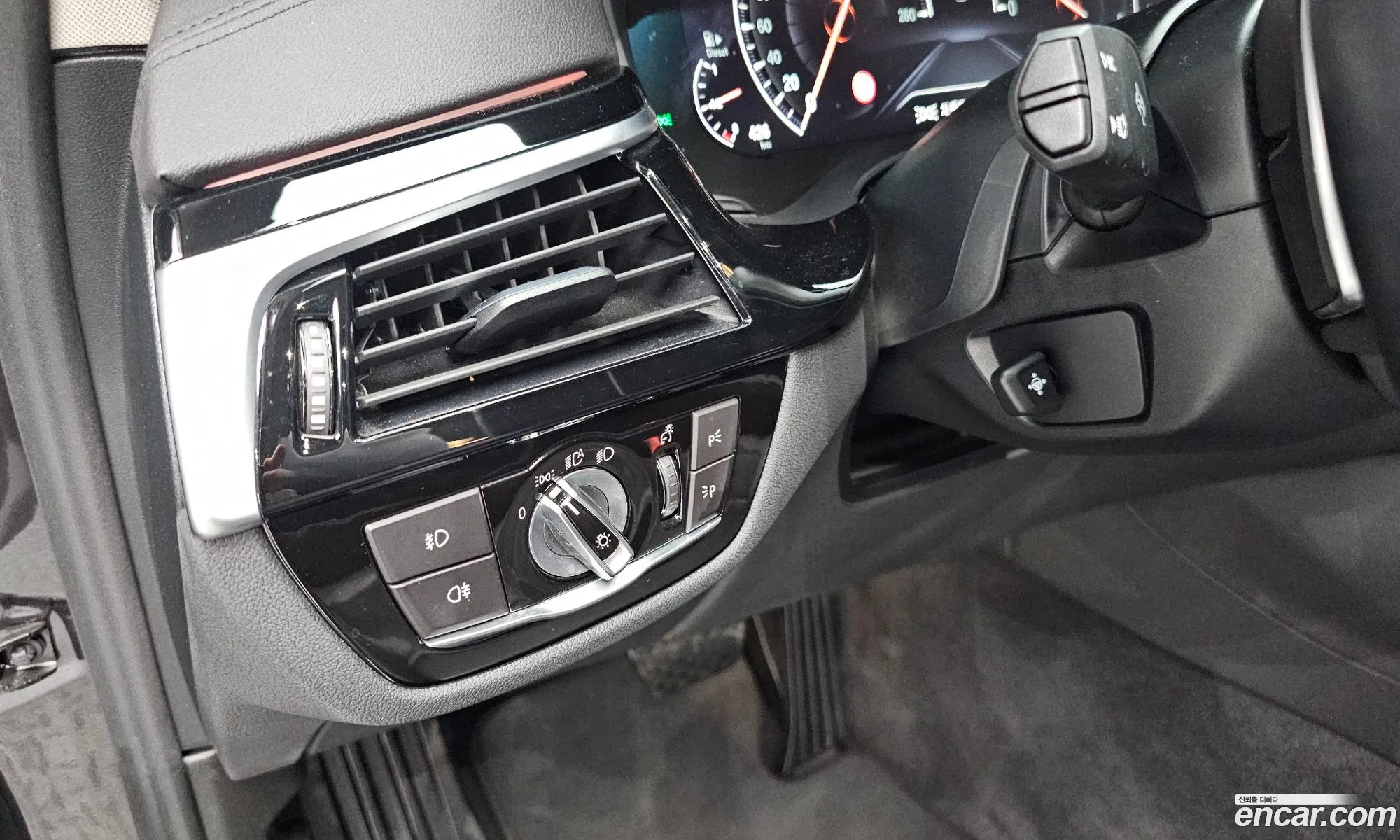 BMW 5 Series 2019 WBAJF5106KWW43870 — 5