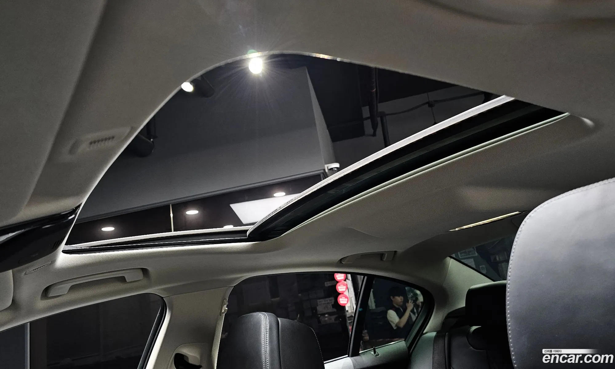 BMW 5 Series 2019 WBAJF5106KWW43870 — 14