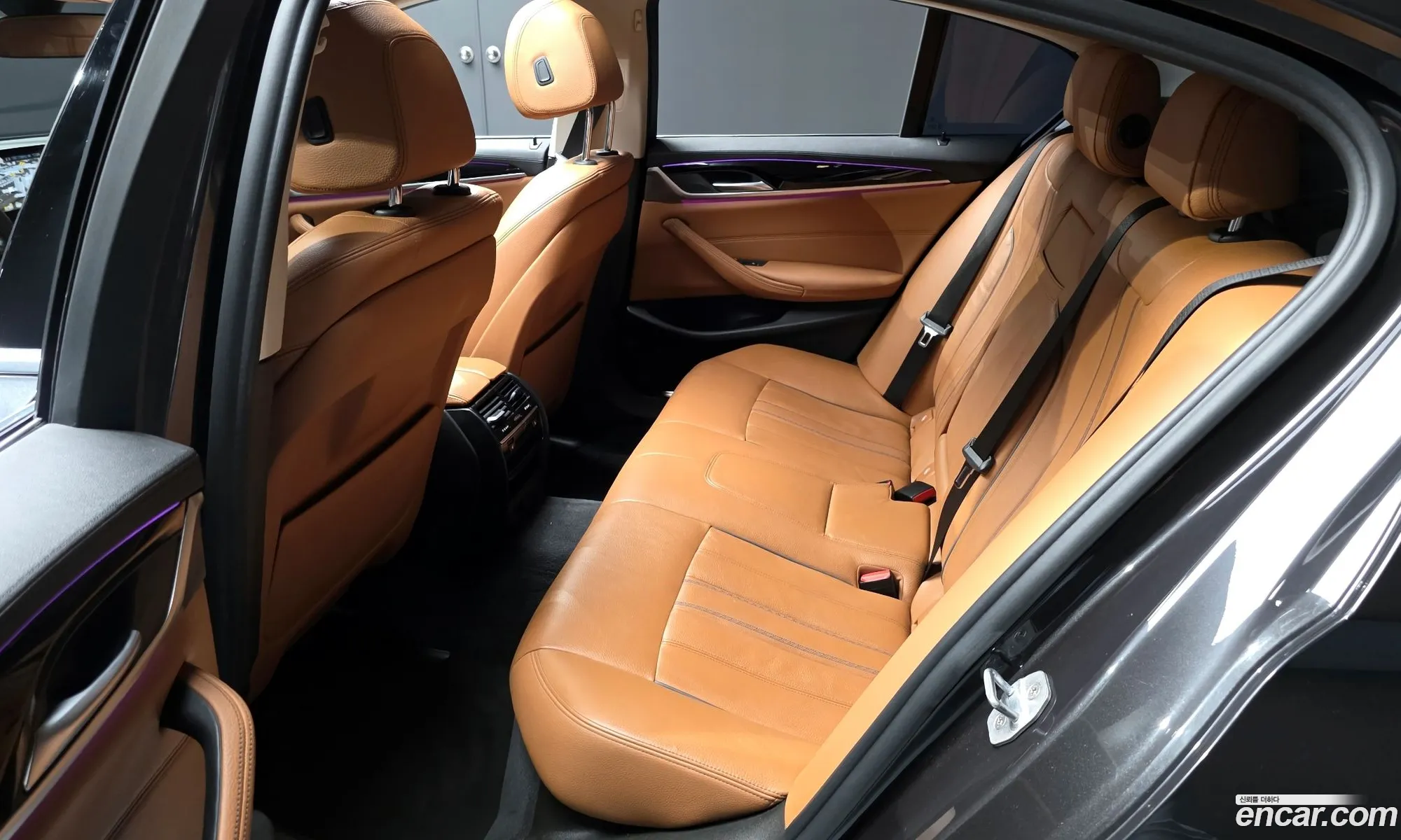 BMW 5 Series 2018 WBAJC3100JG997857 — 28
