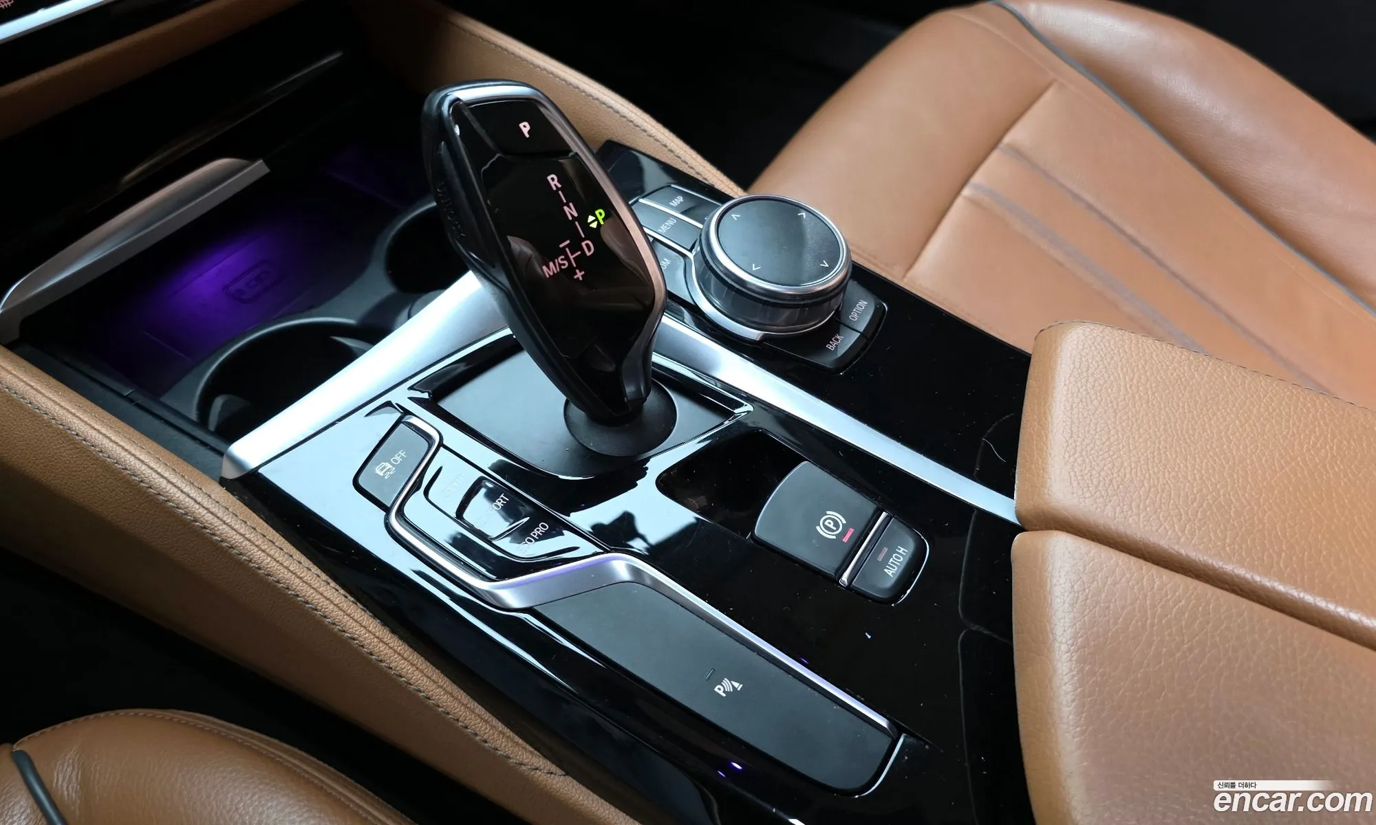 BMW 5 Series 2018 WBAJC3100JG997857 — 32