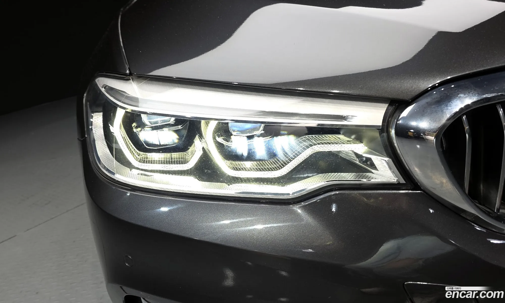 BMW 5 Series 2018 WBAJC3100JG997857 — 24