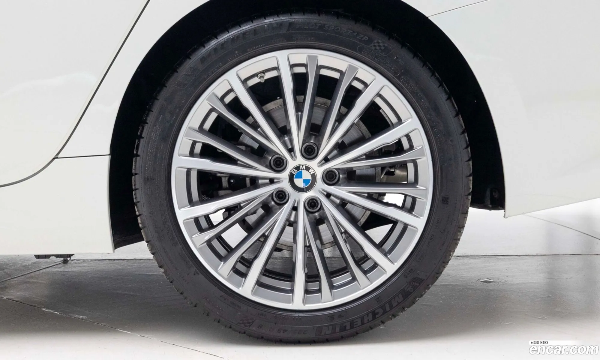 BMW 3 Series 2022 — 7