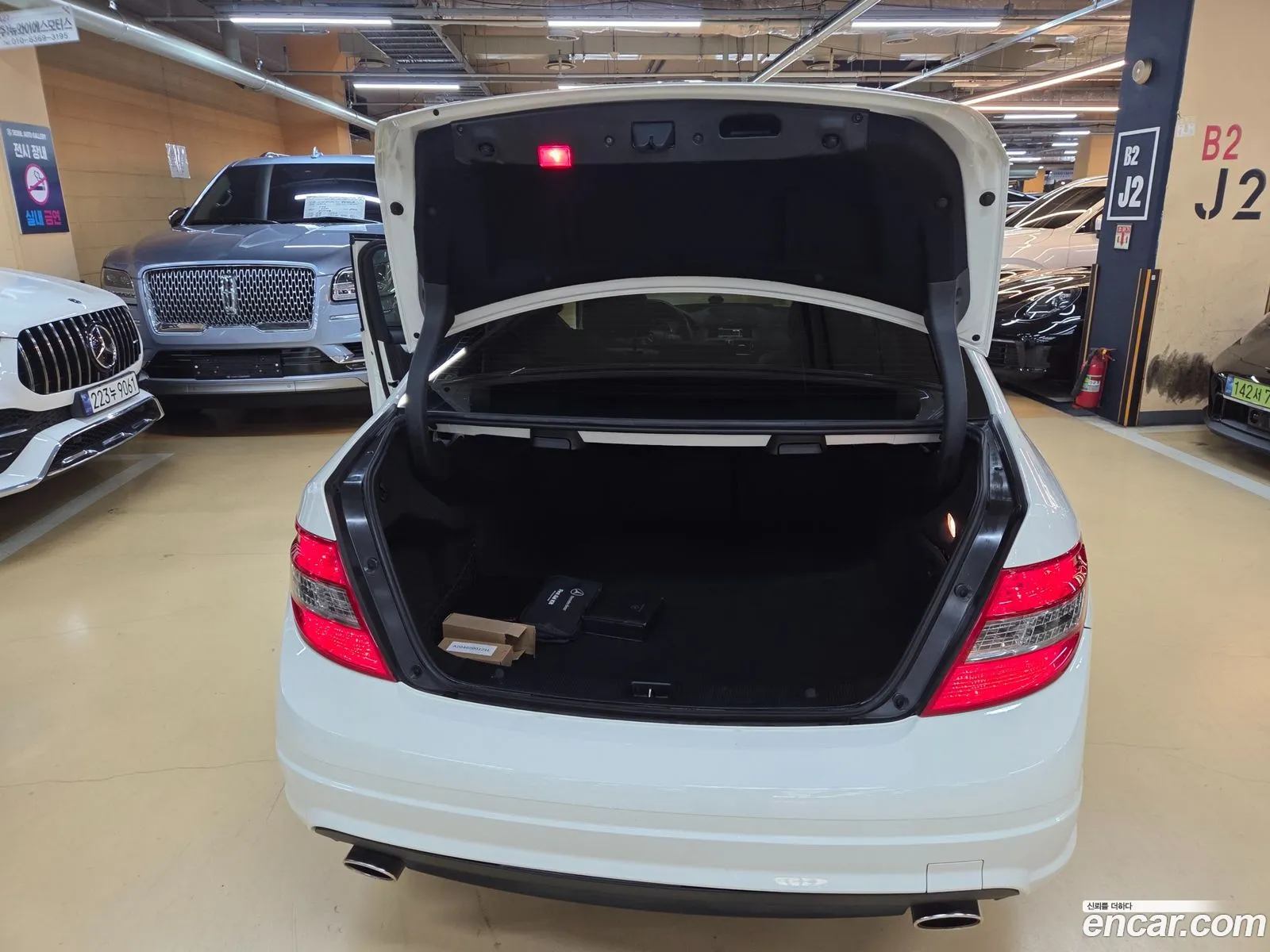 Mercedes-Benz C-Class W204 2008 — 18