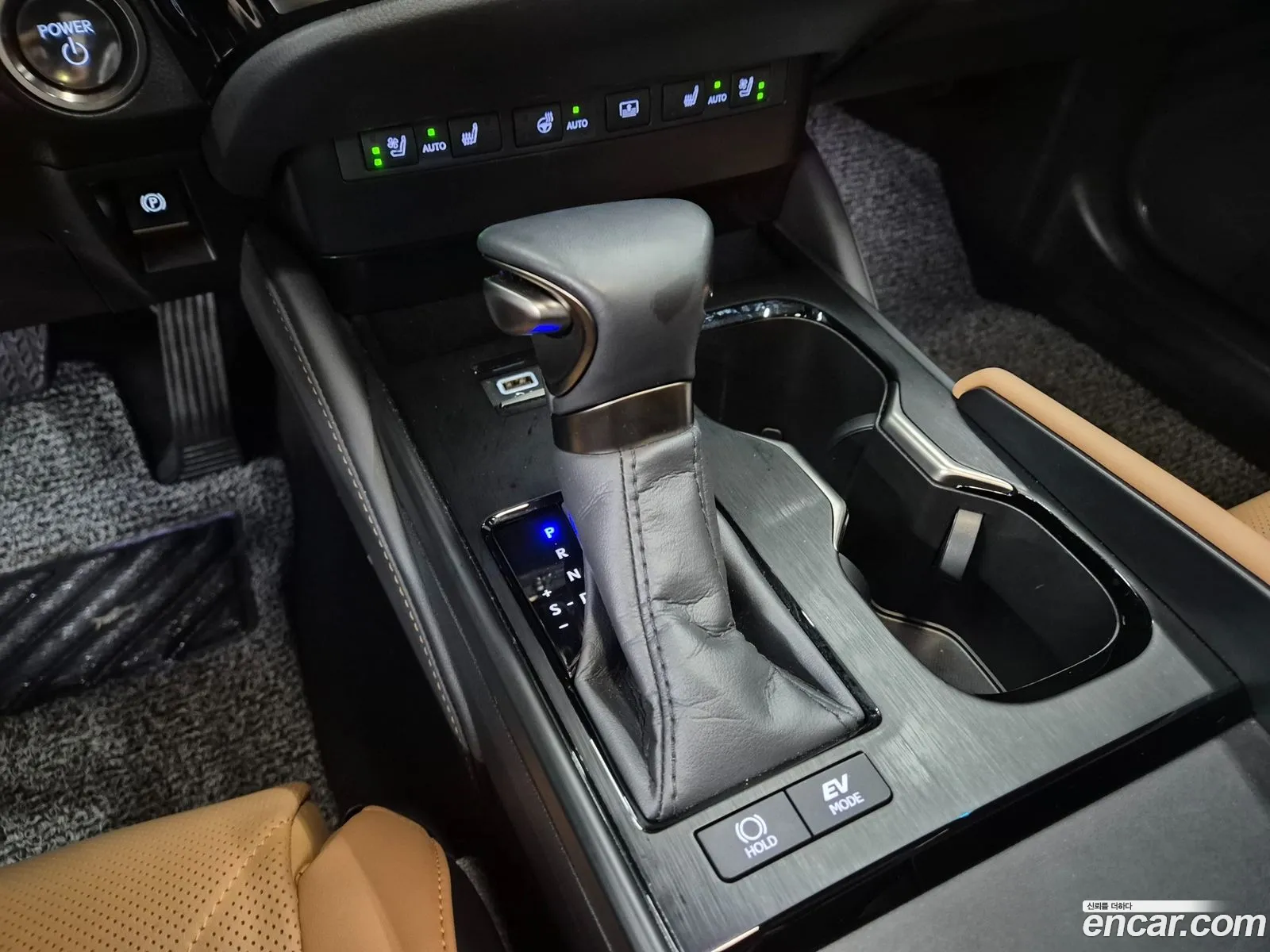 Lexus ES300h 7th Gen 2024 — 16