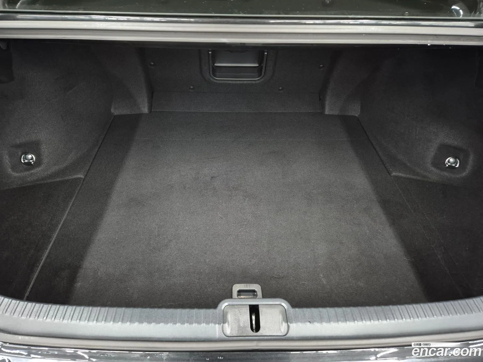 Lexus ES300h 7th Gen 2024 — 4