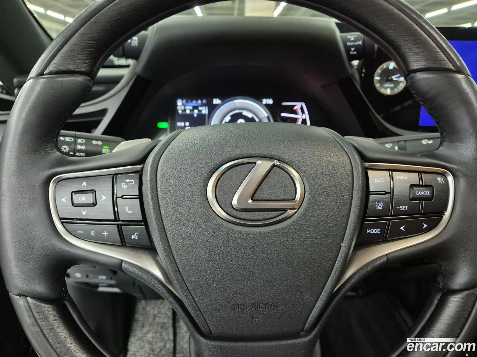 Lexus ES300h 7th Gen 2024 — 8