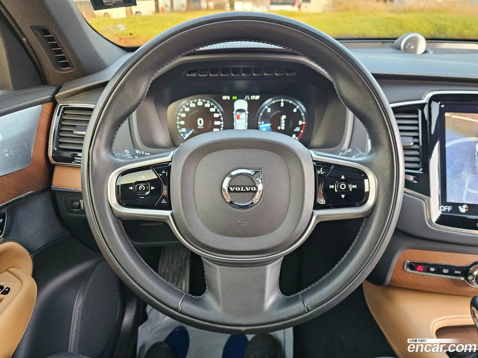 Volvo XC90 2018 — 3