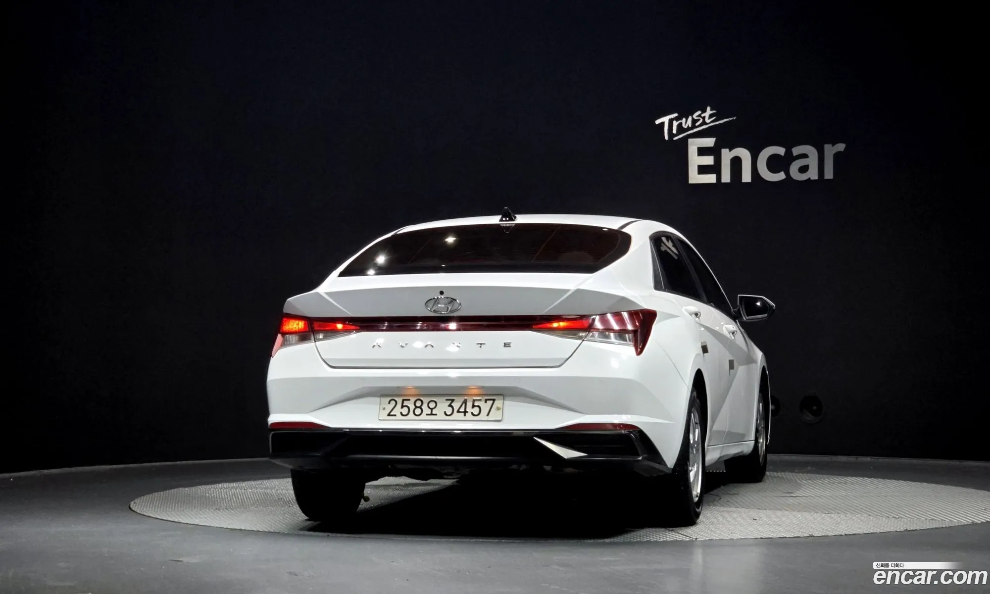 Hyundai Elantra 2021 — 3
