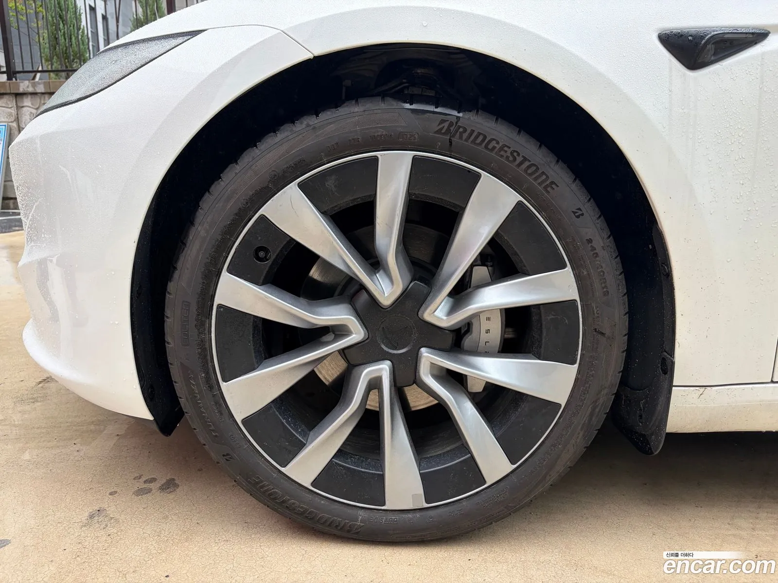 Tesla Model 3 2024 — 10