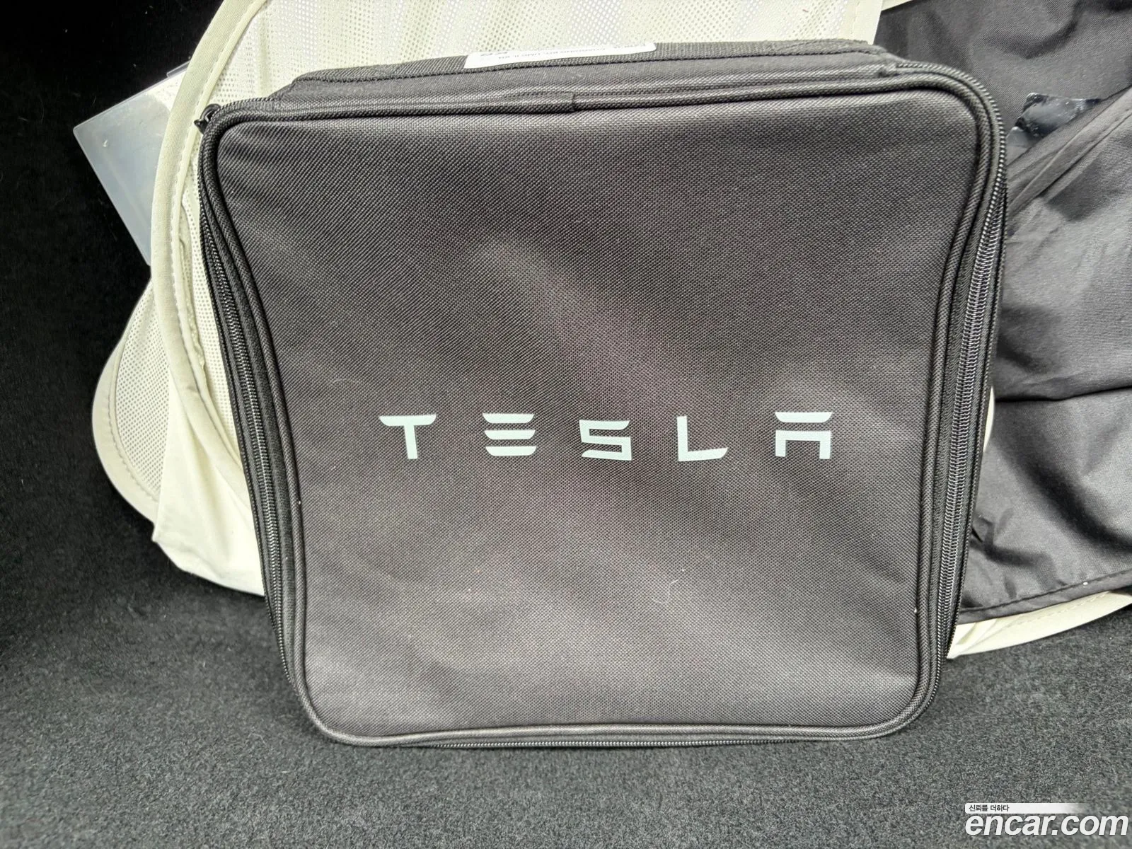 Tesla Model 3 2024 — 8