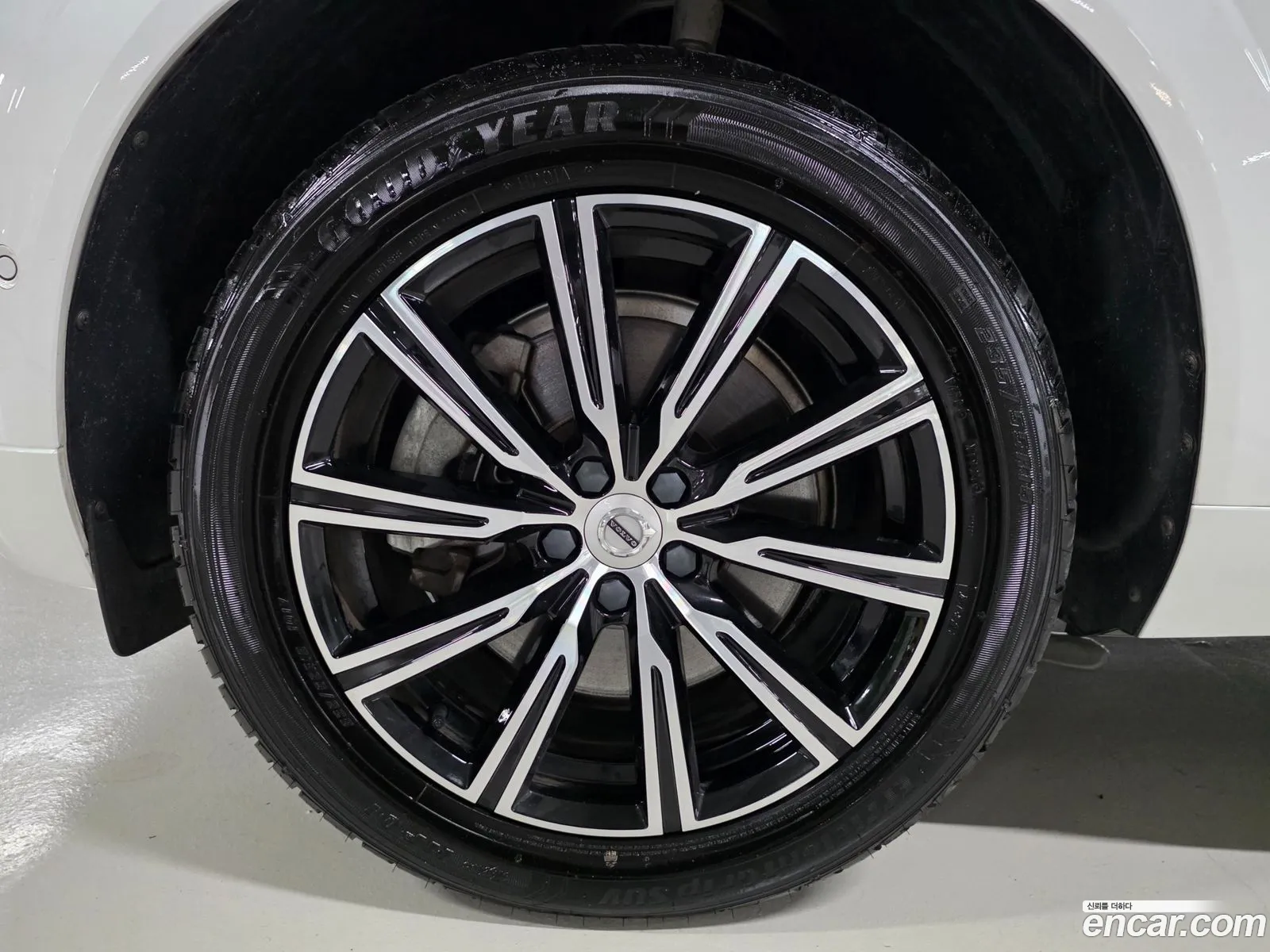 Volvo XC60 2020 — 3