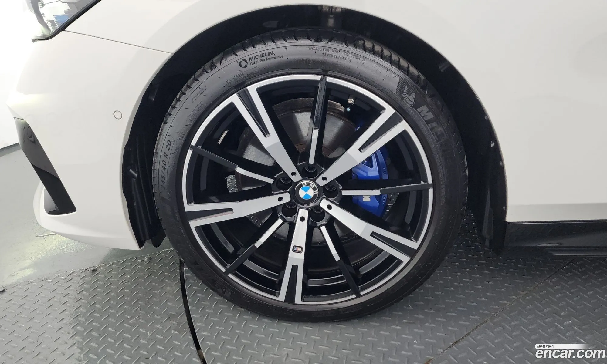 BMW 5 Series 2025 WBA51FJ04SCU53136 — 2