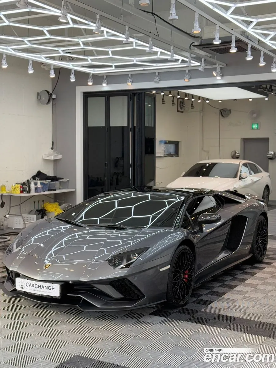 Lamborghini Aventador 2020 — 3