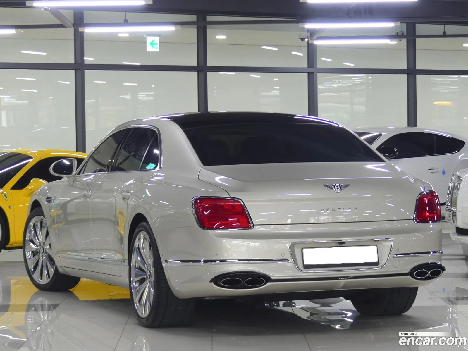 Bentley Flying Spur 2021 — 12