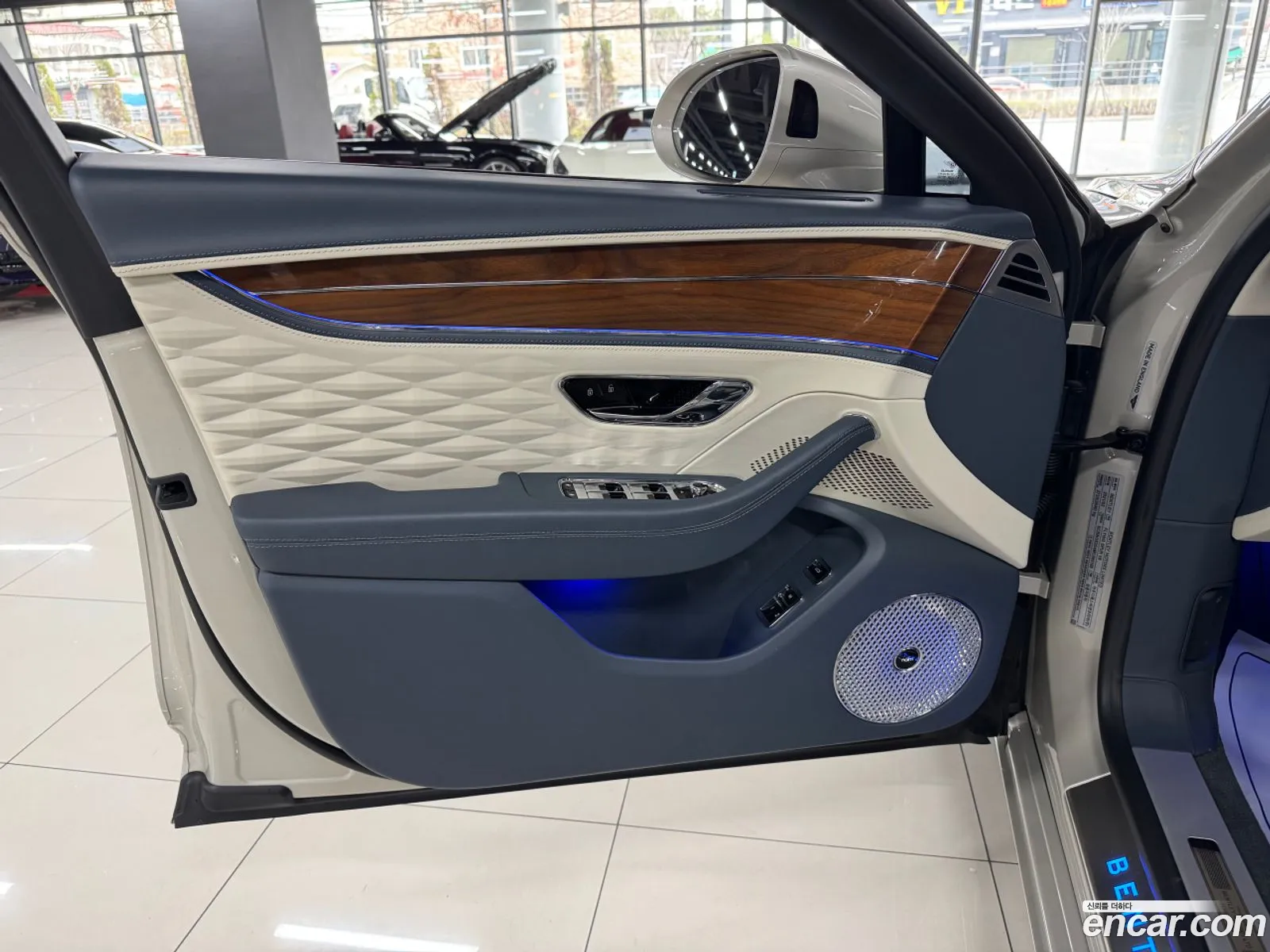 Bentley Flying Spur 2021 — 13