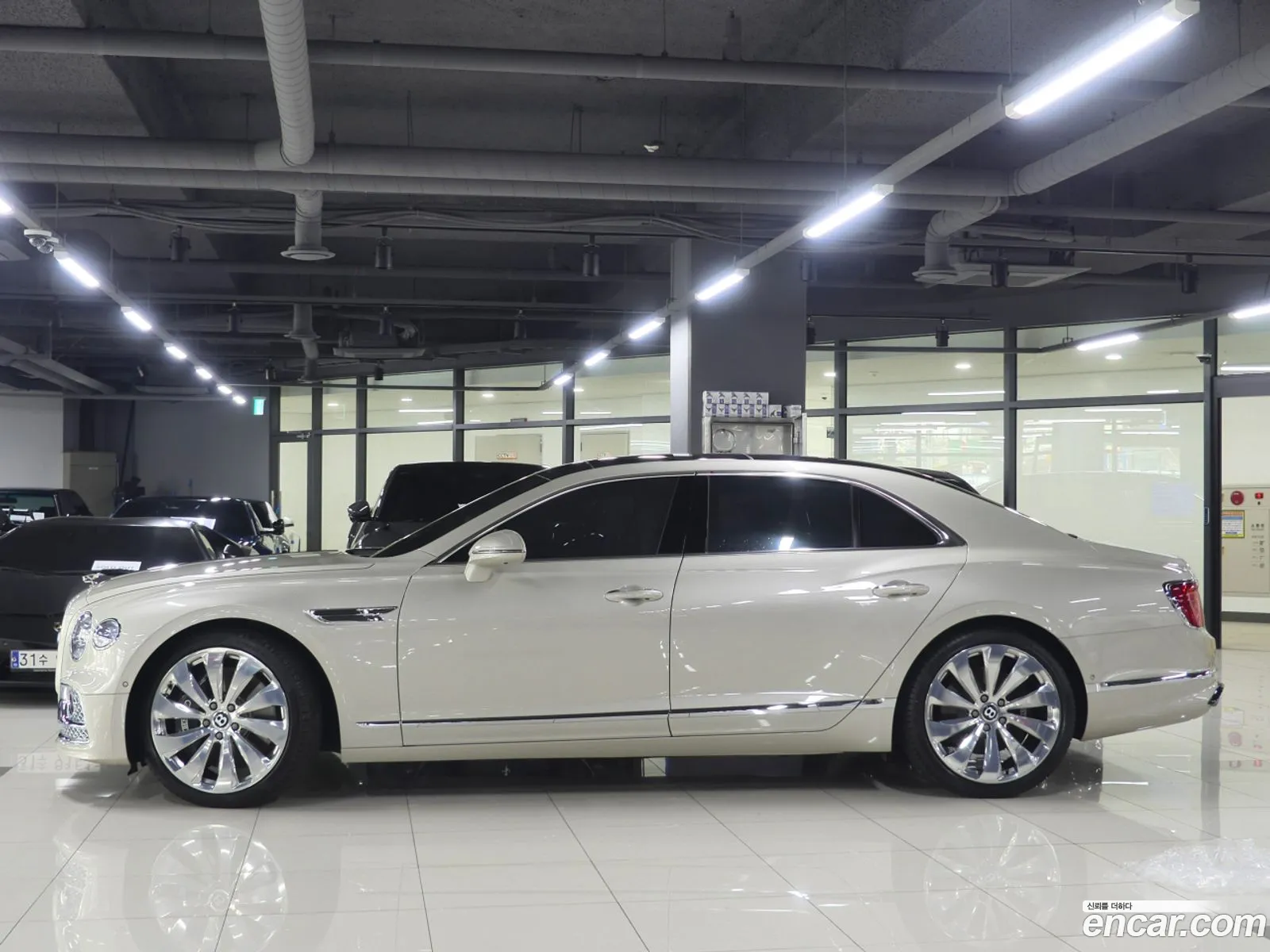 Bentley Flying Spur 2021 — 19