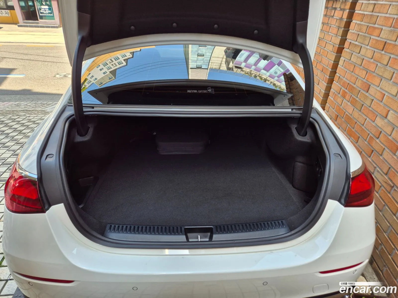Mercedes-Benz E-Class W214 2025 — 20