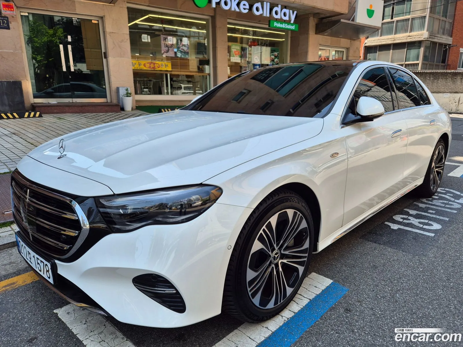 Mercedes-Benz E-Class W214 2025 — 19