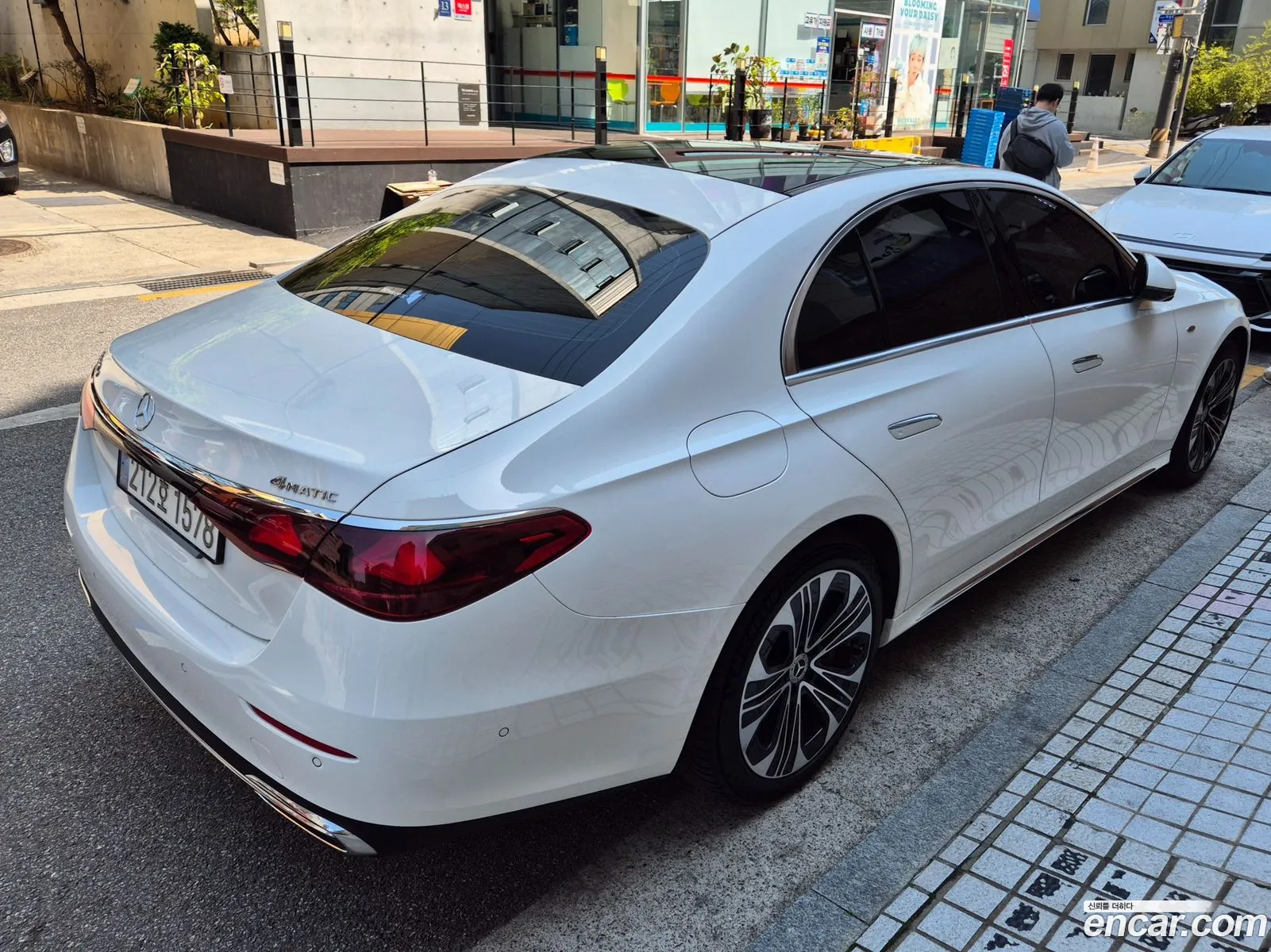Mercedes-Benz E-Class W214 2025 — 13