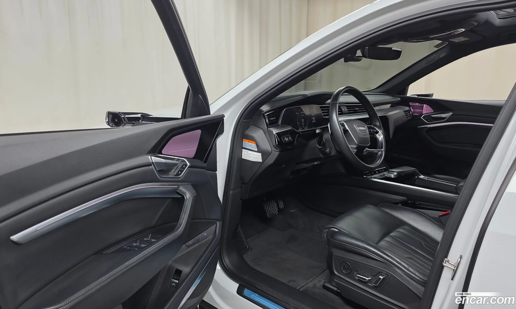Audi e-tron 2021 WAUZZZGE6NB004629 — 12