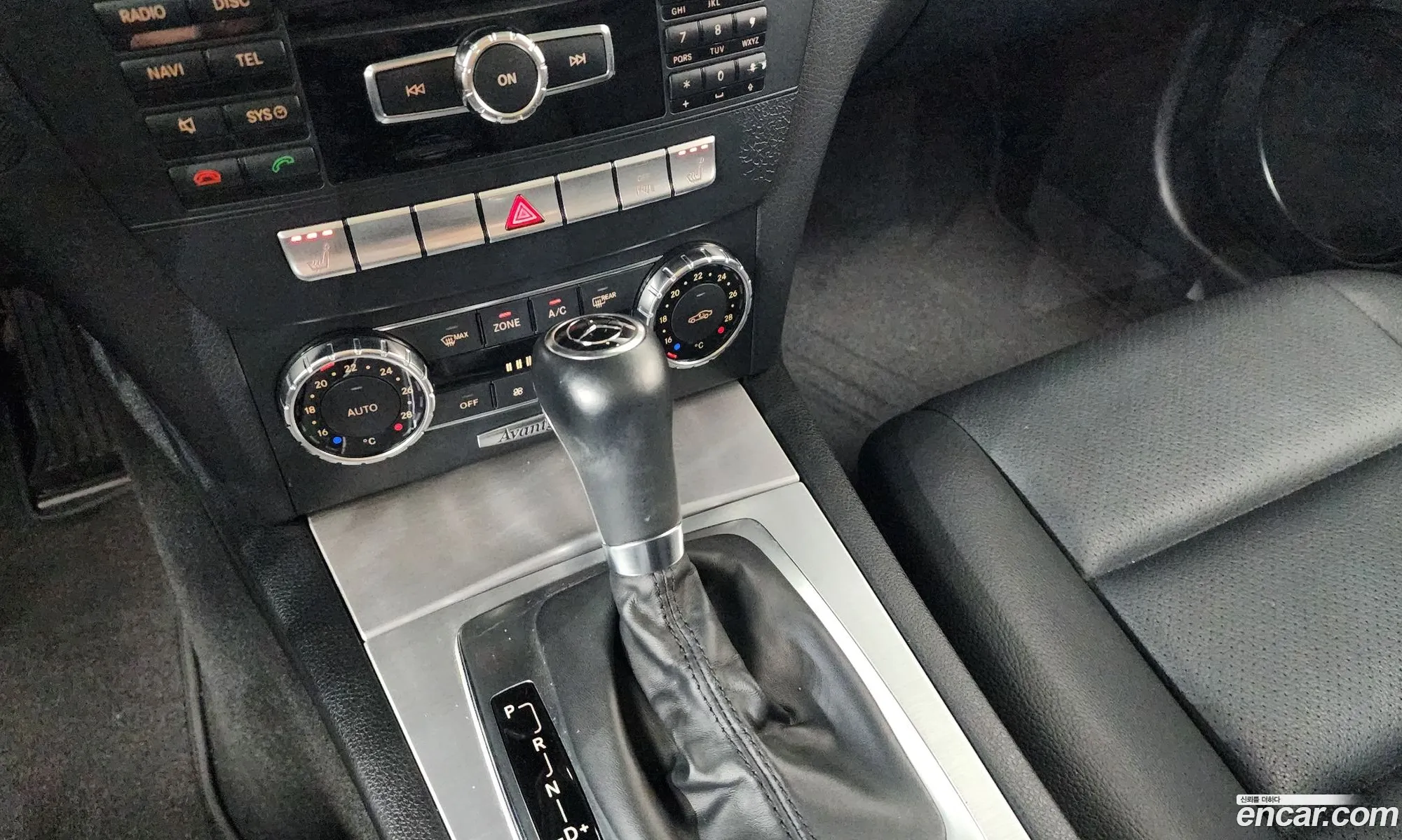 Mercedes-Benz C-Class W204 2011 WDDGF4JB7CA545508 — 8