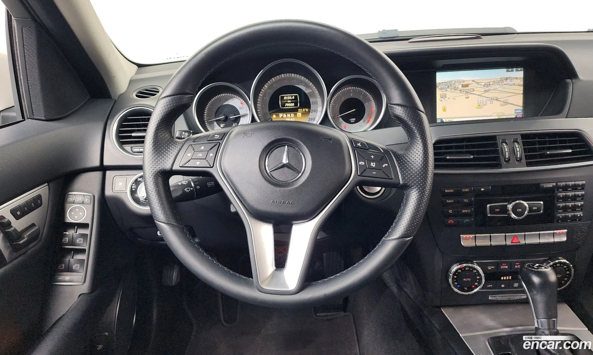 Mercedes-Benz C-Class W204 2011 WDDGF4JB7CA545508 — 20