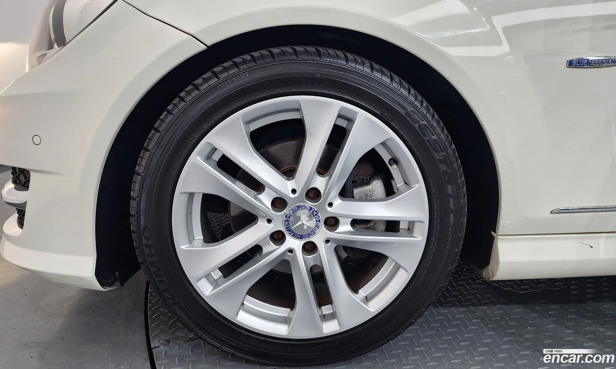 Mercedes-Benz C-Class W204 2011 WDDGF4JB7CA545508 — 14