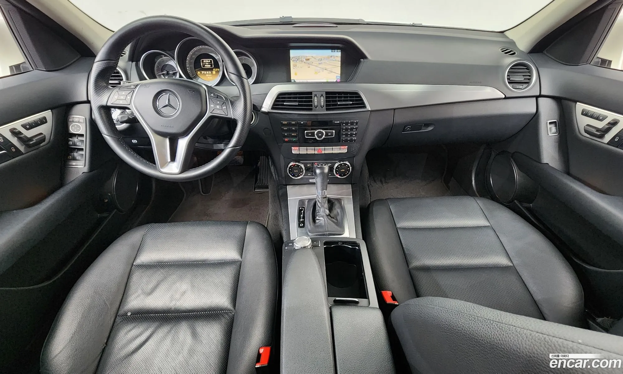 Mercedes-Benz C-Class W204 2011 WDDGF4JB7CA545508 — 3