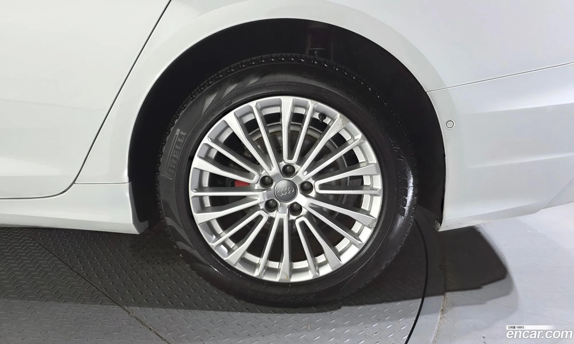 Audi A6 2021 WAUZZZF27MN005910 — 26
