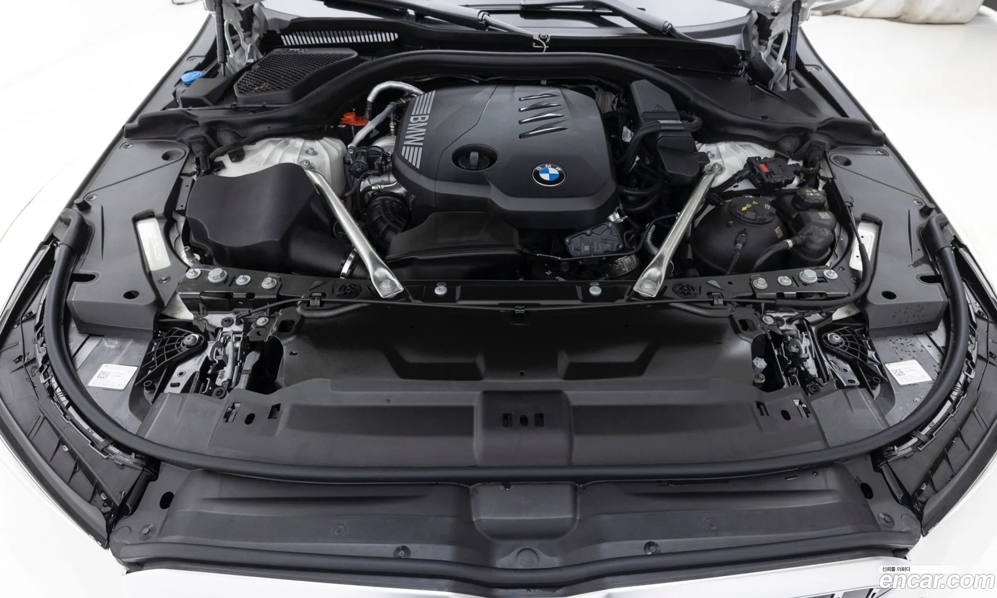 BMW 5 Series 2025 — 18