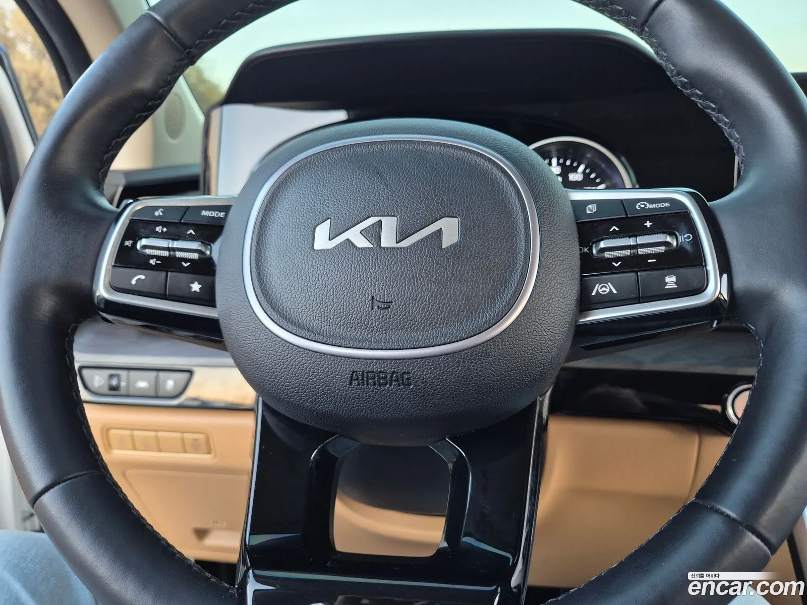 Kia Carnival 2023 — 11