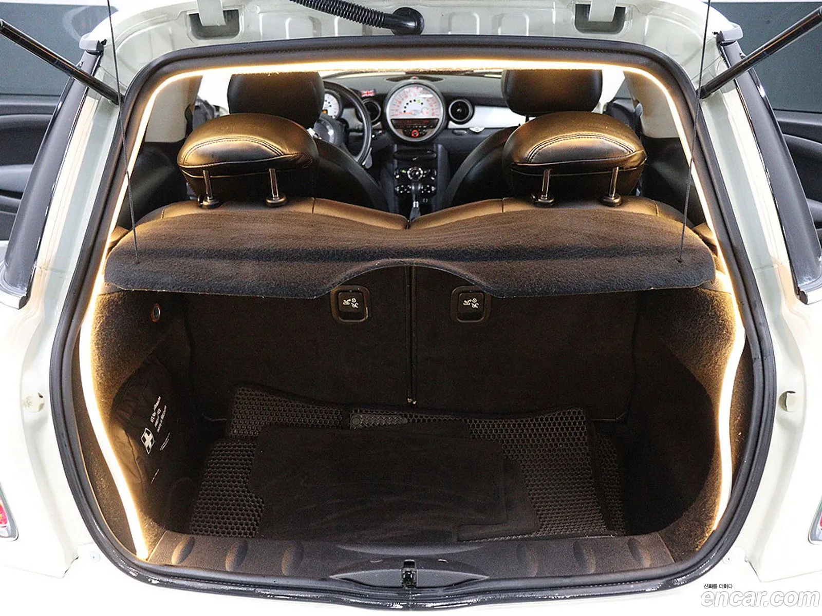 Mini Cooper 2011 — 2