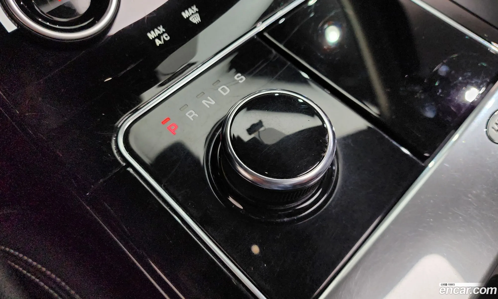 Land Rover Range Rover Velar 2019 — 16