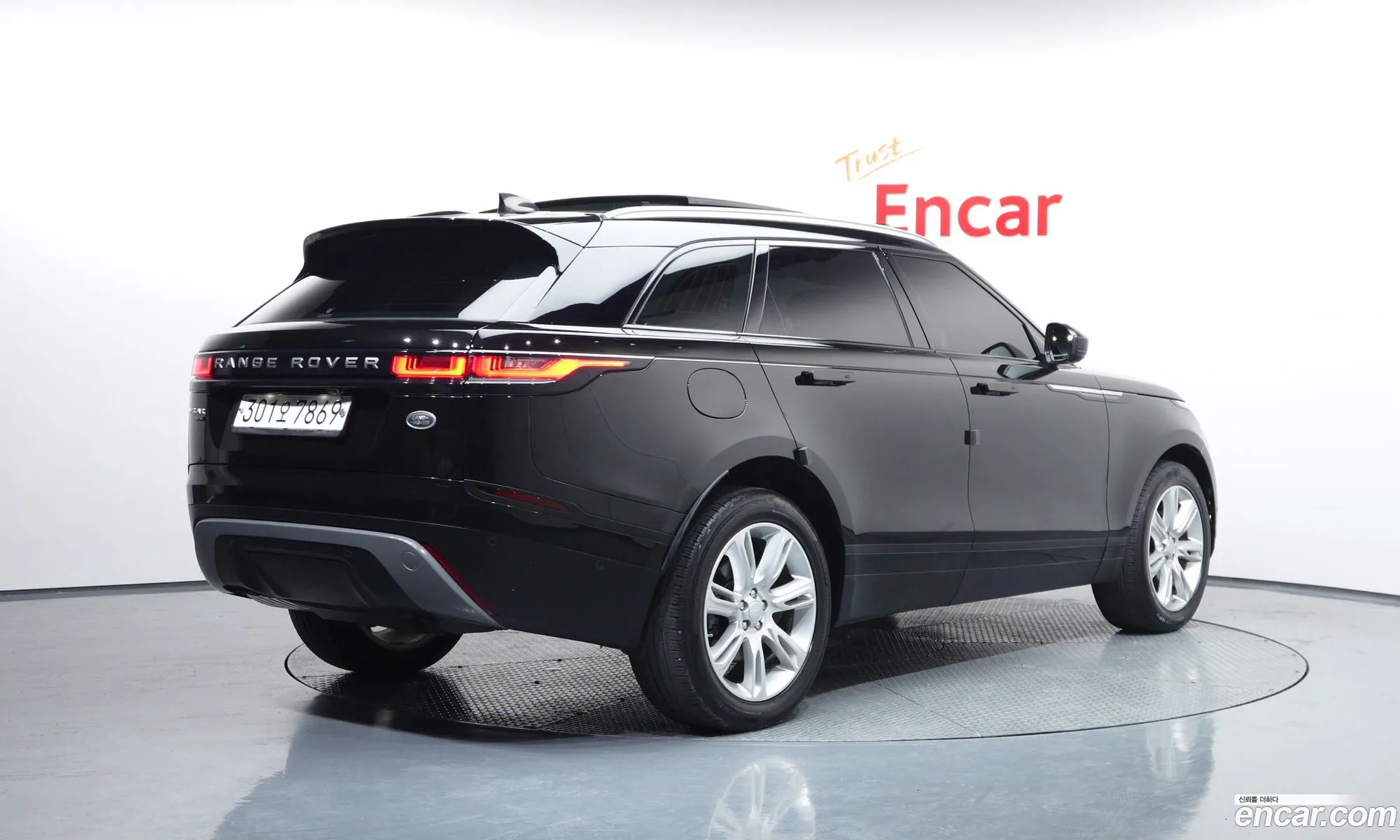 Land Rover Range Rover Velar 2019 — 18