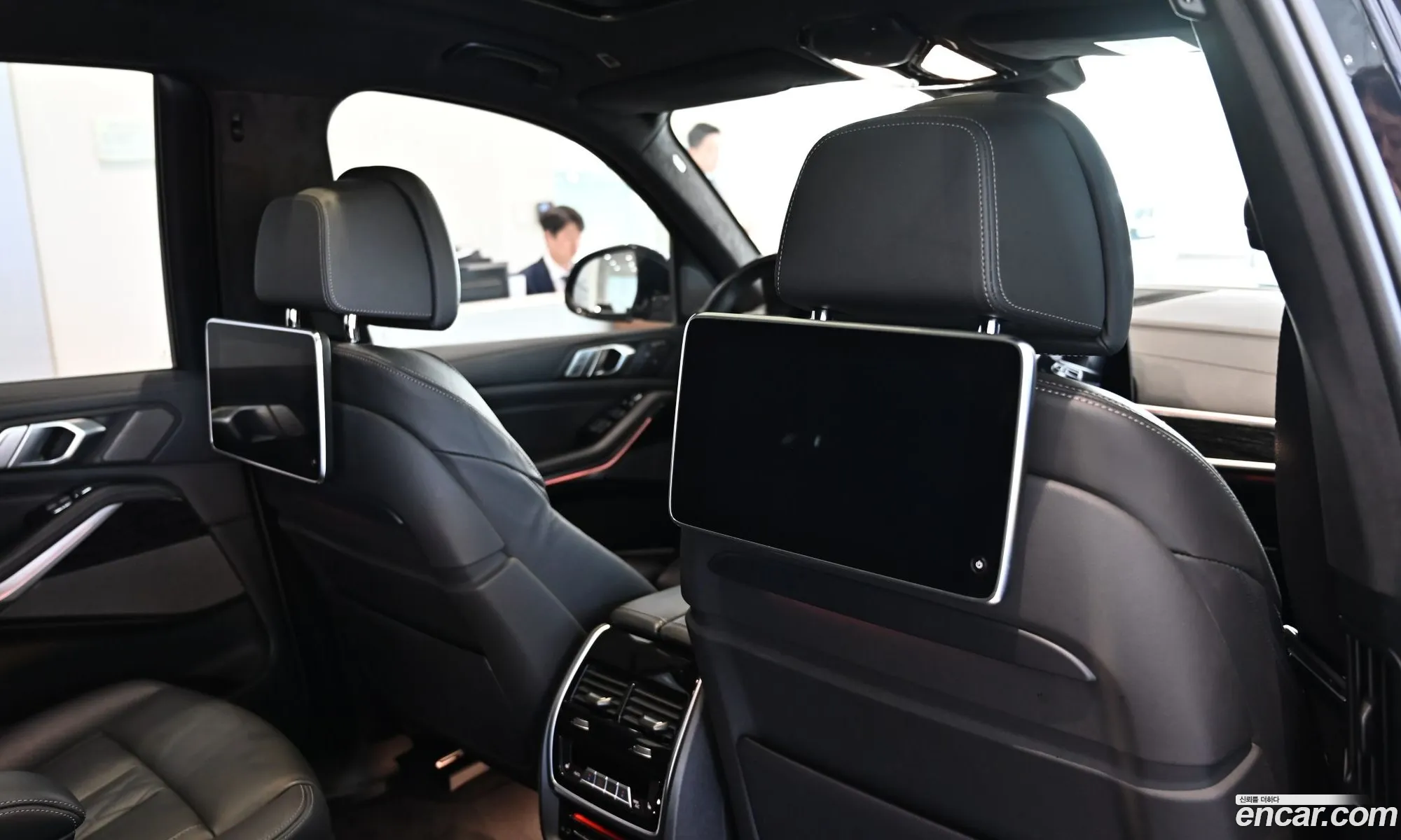 BMW X7 2021 — 16