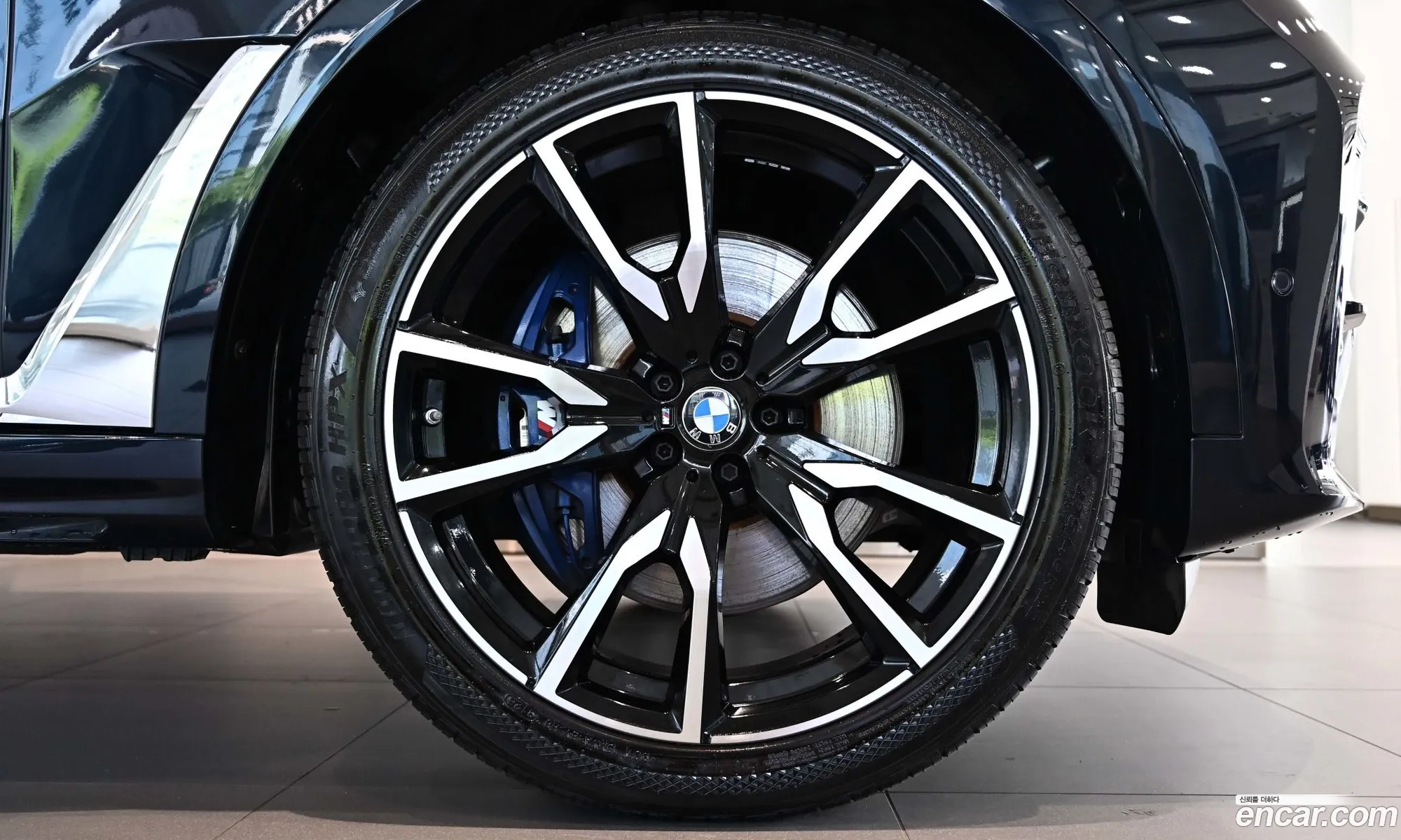 BMW X7 2021 — 17
