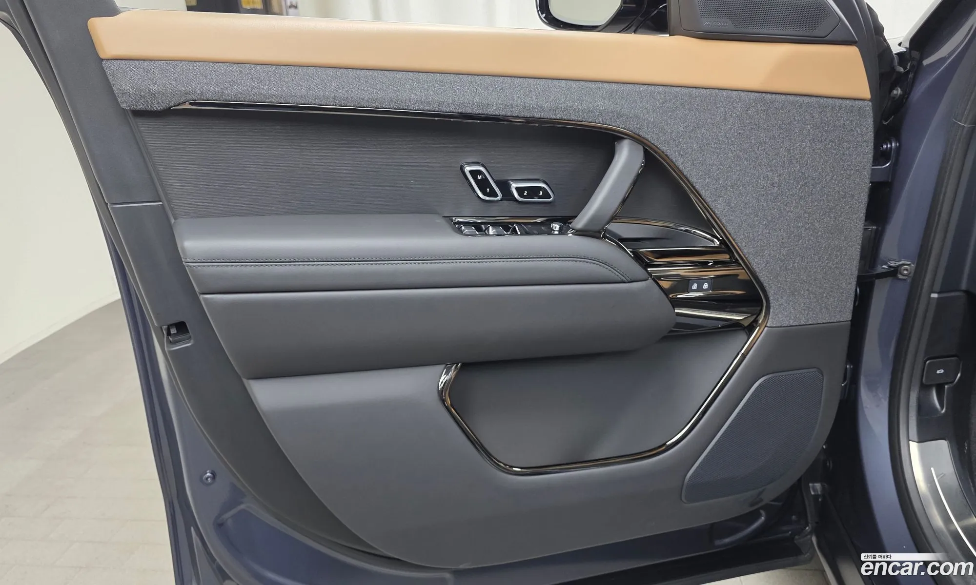 Land Rover Range Rover Sport 2025 — 28