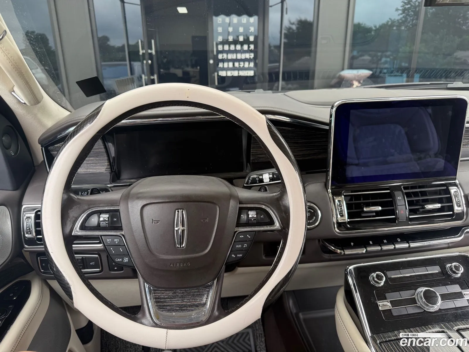 Lincoln Navigator 2019 — 9