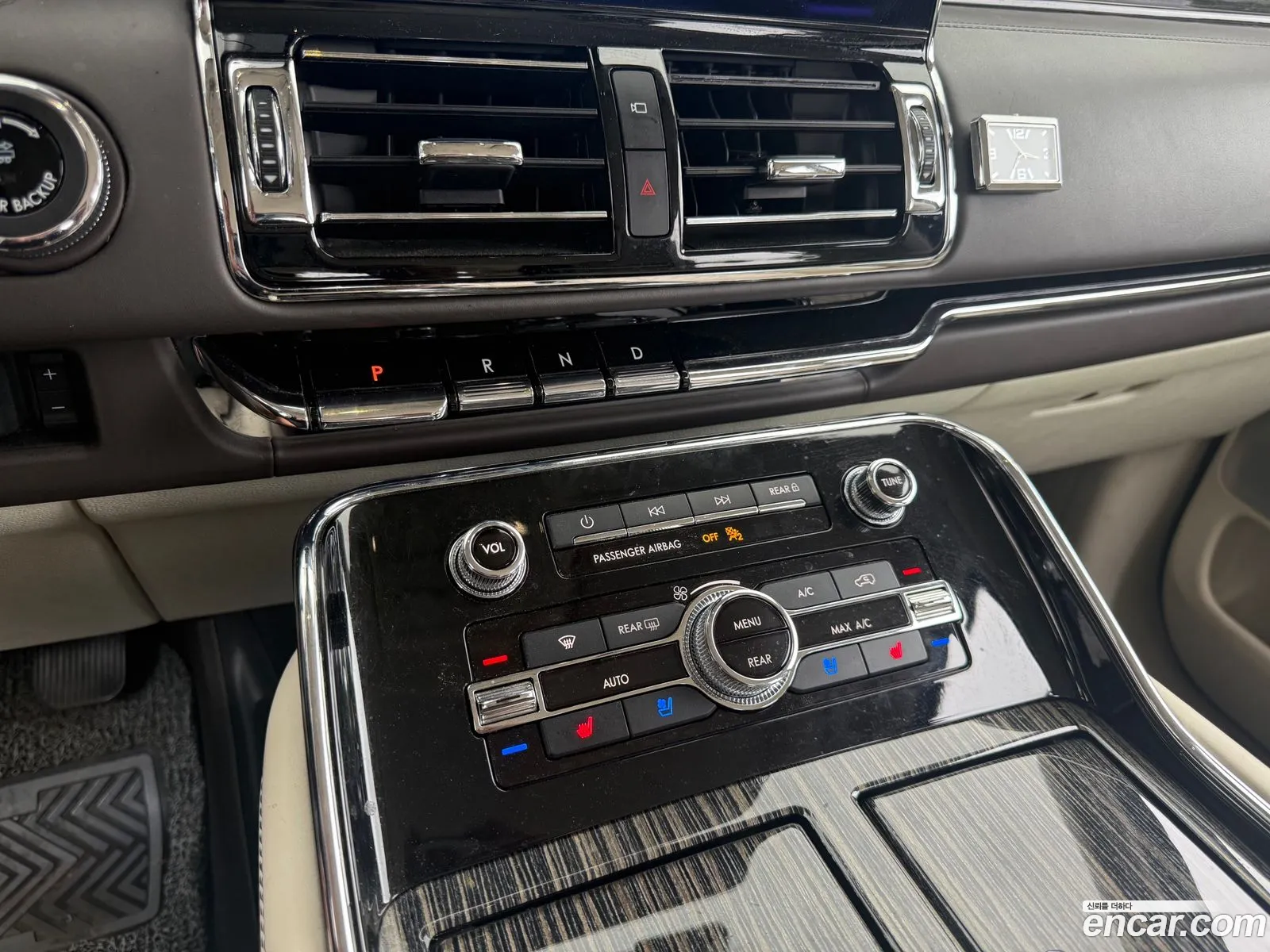 Lincoln Navigator 2019 — 16