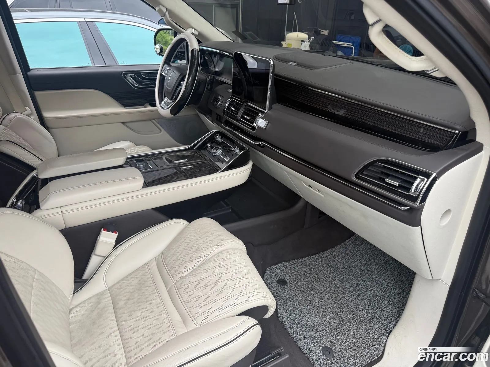 Lincoln Navigator