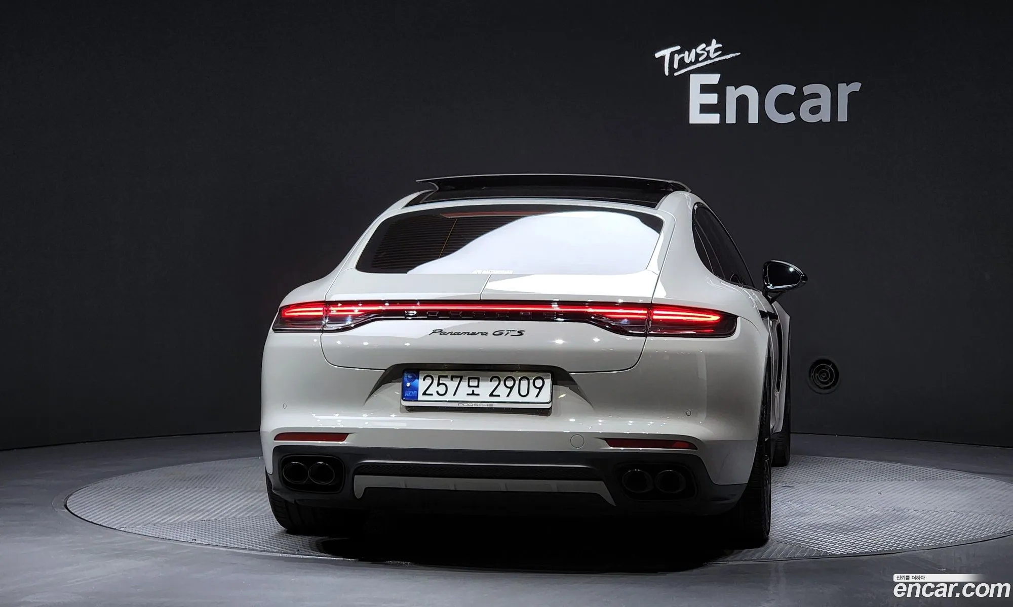 Porsche Panamera 2023 — 19
