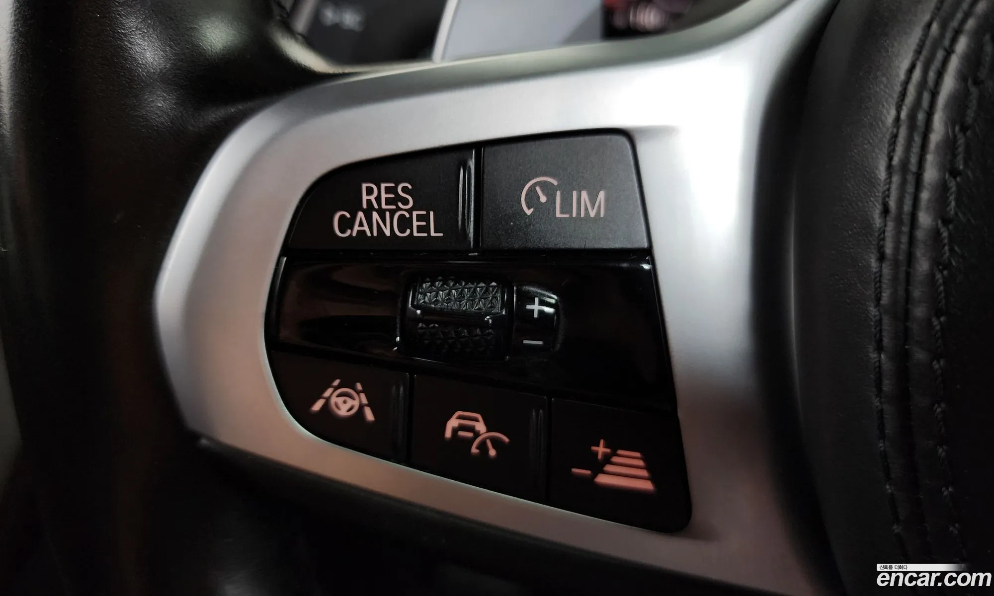 BMW X4 2020 WBAVJ9105L9C80102 — 36
