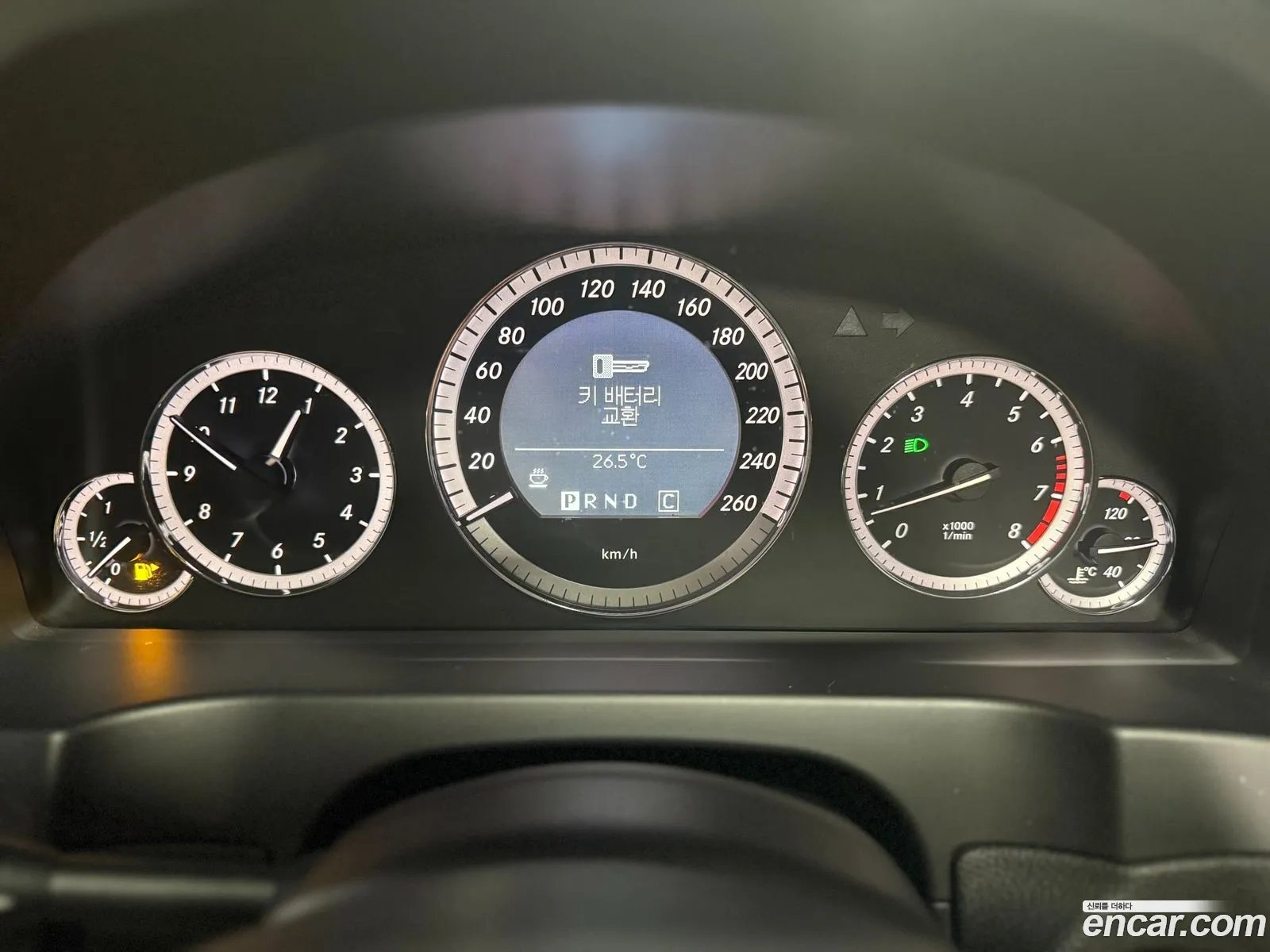 Mercedes-Benz E-Class W212 2010 — 12