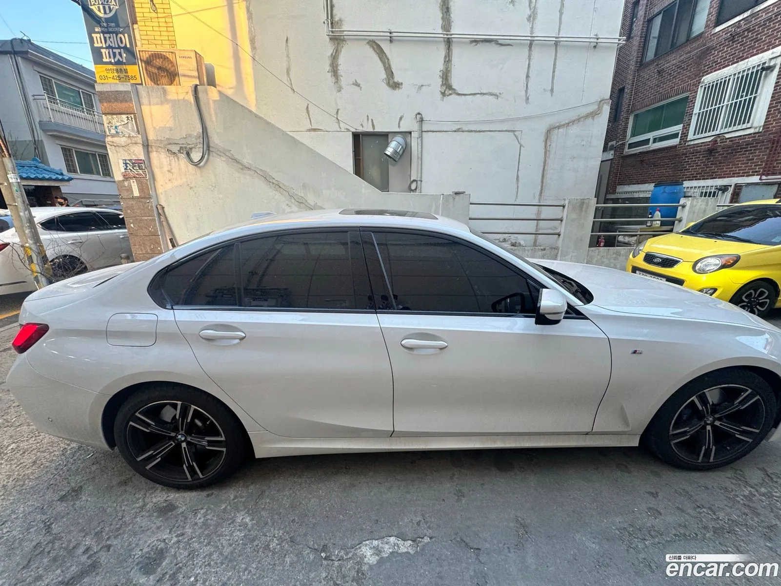 BMW 3 Series 2024 — 3