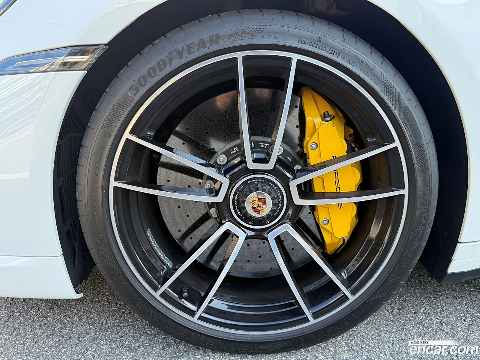 Porsche 911 2021 — 11