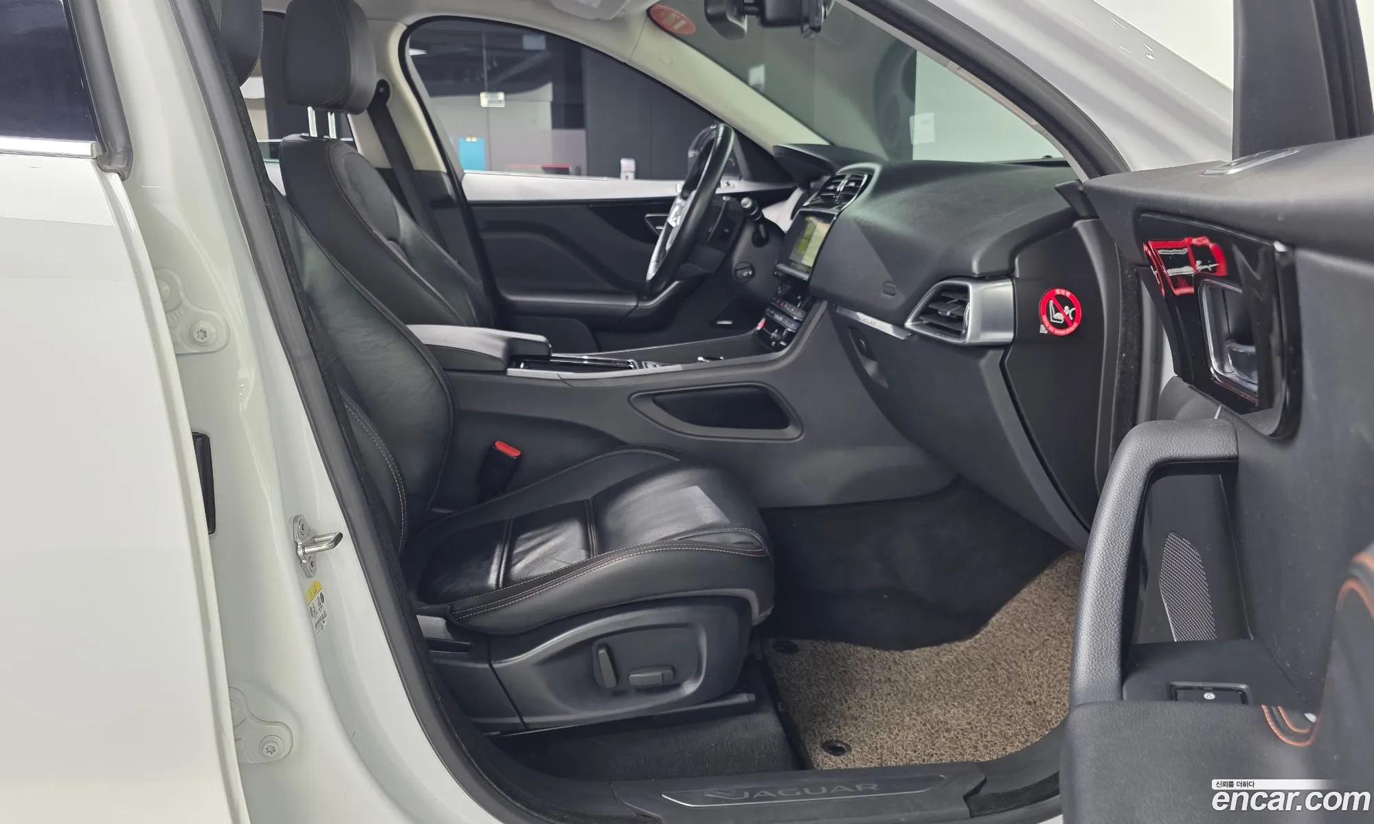 Jaguar F-Pace 2017 SADCA2BN0JA259103 — 17
