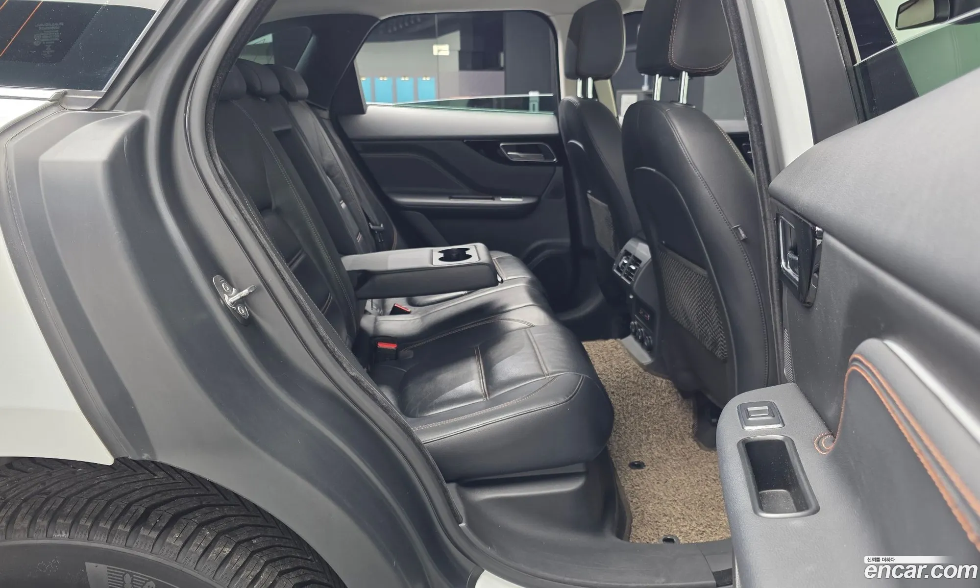 Jaguar F-Pace 2017 SADCA2BN0JA259103 — 23