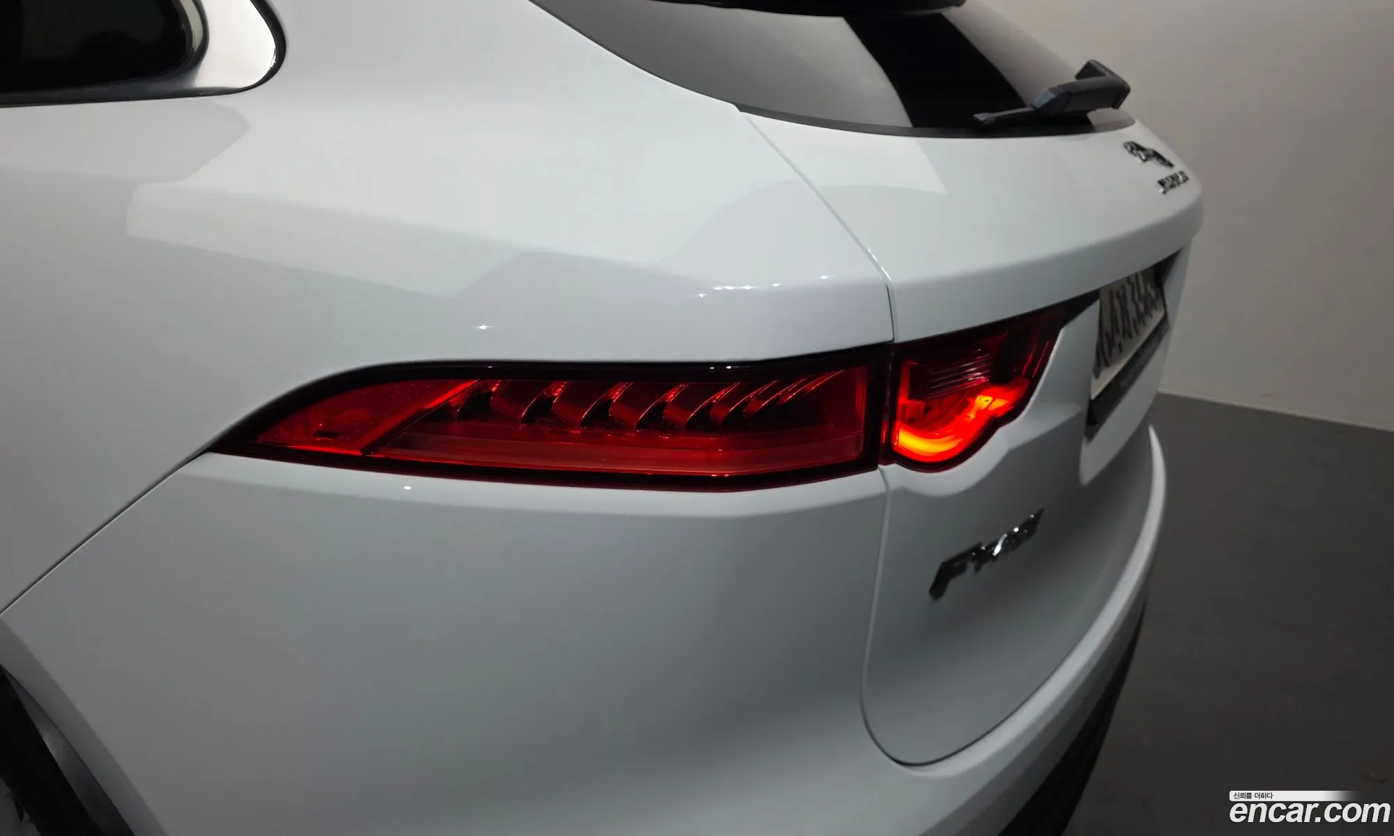 Jaguar F-Pace 2017 SADCA2BN0JA259103 — 27