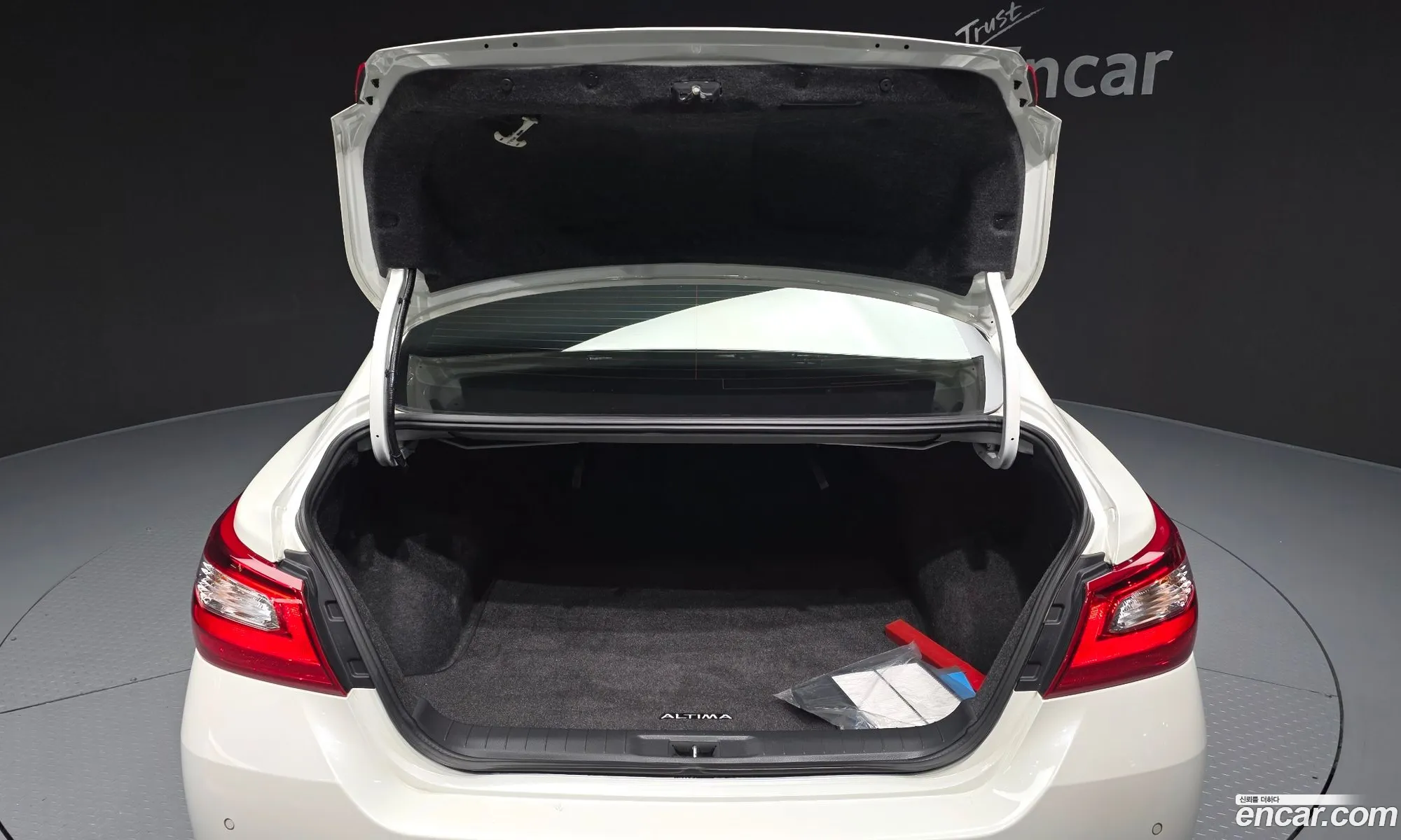 Nissan Altima 2017 — 18
